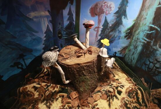 Russia Art Thinking Landscape Exhibition