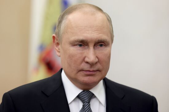 Russia Putin School Graduates