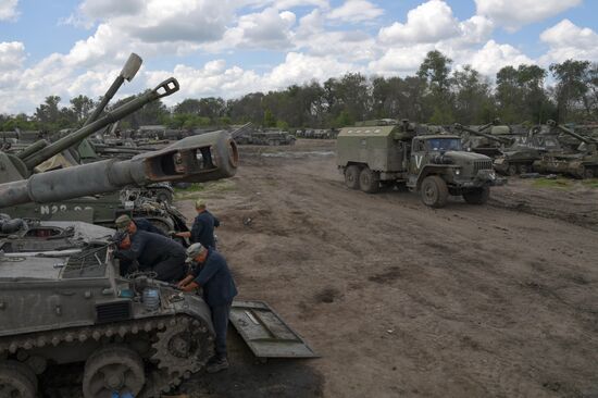 Ukraine Russia Military Operation Repair Unit