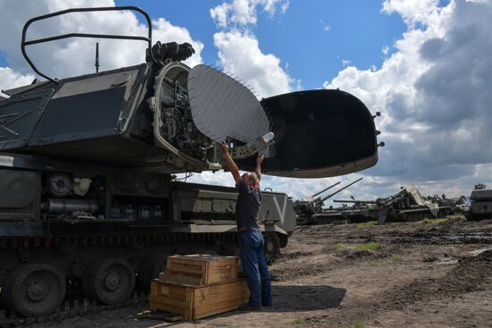 Ukraine Russia Military Operation Repair Unit