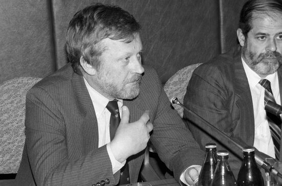 Roundtable meeting "War in the Persian Gulf: Soviet experts' opinion"