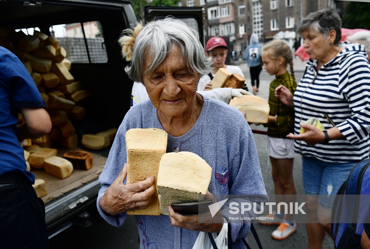 DPR Russia Ukraine Military Operation Humanitarian Aid