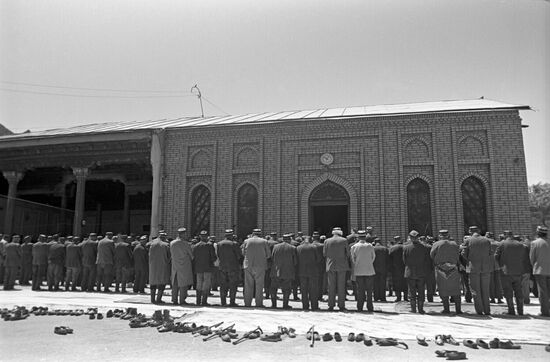 Prayer at mosque in Osh