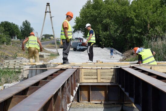 DPR Russia Ukraine Military Operation Bridge Reconstruction