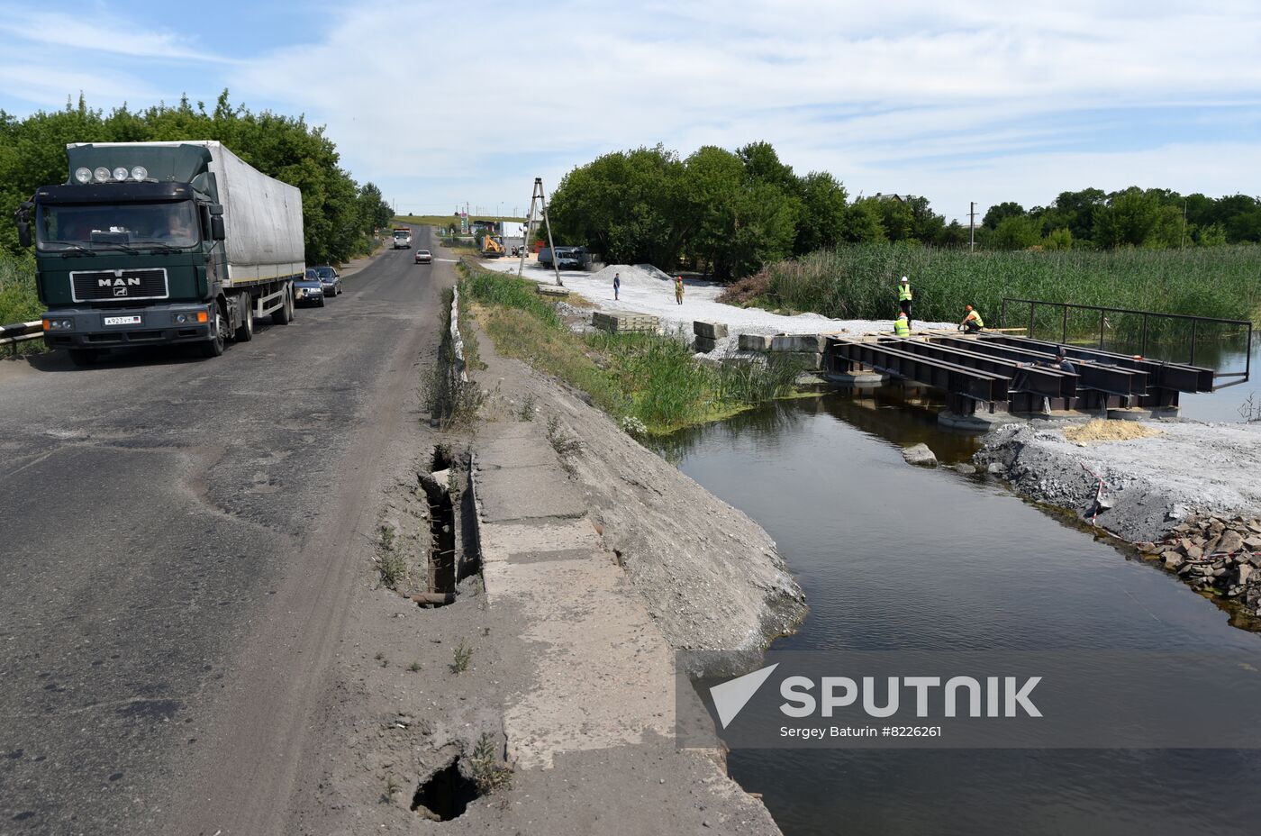 DPR Russia Ukraine Military Operation Bridge Reconstruction