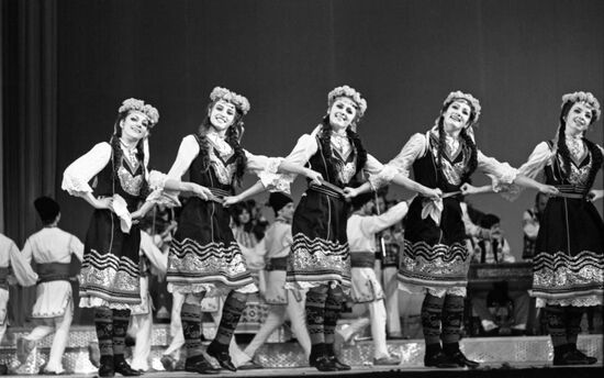 Moldavian Folk Dance Ensemble Zhok