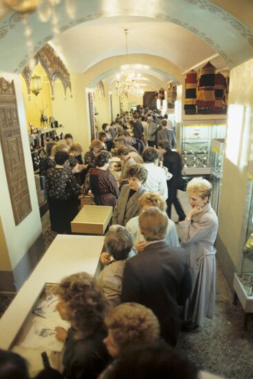 Opening Indian goods store in Moscow