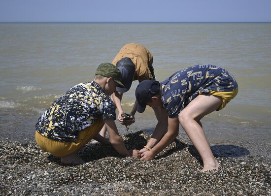 Russia LPR Crimea Children Leisure