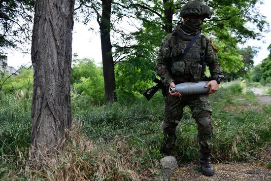 DPR Russia Ukraine Military Operation Demining