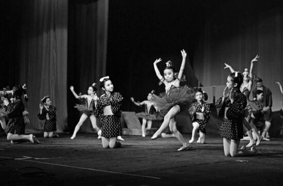 Tokyo Ballet's children's company on tour in Moscow