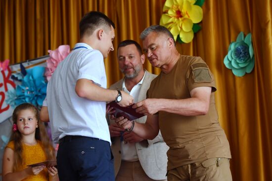 DPR Russia Ukraine Military Operation School Graduates