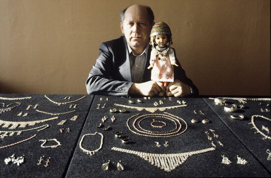 Artist-jeweler Vladislav Sukharev
