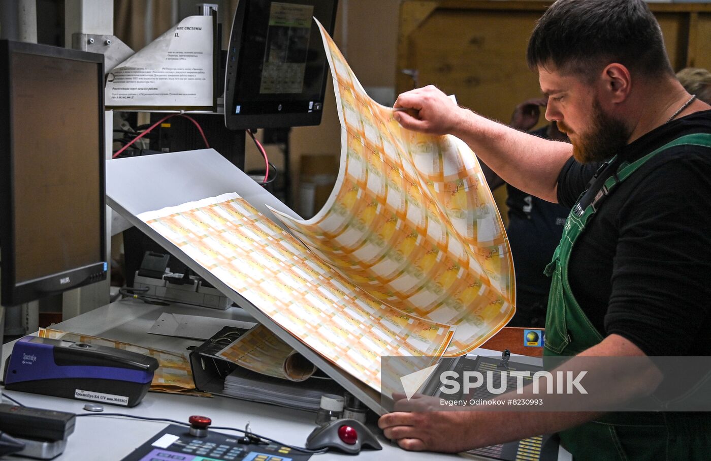 Russia Economy Banknote Production