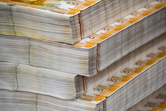 Russia Economy Banknote Production