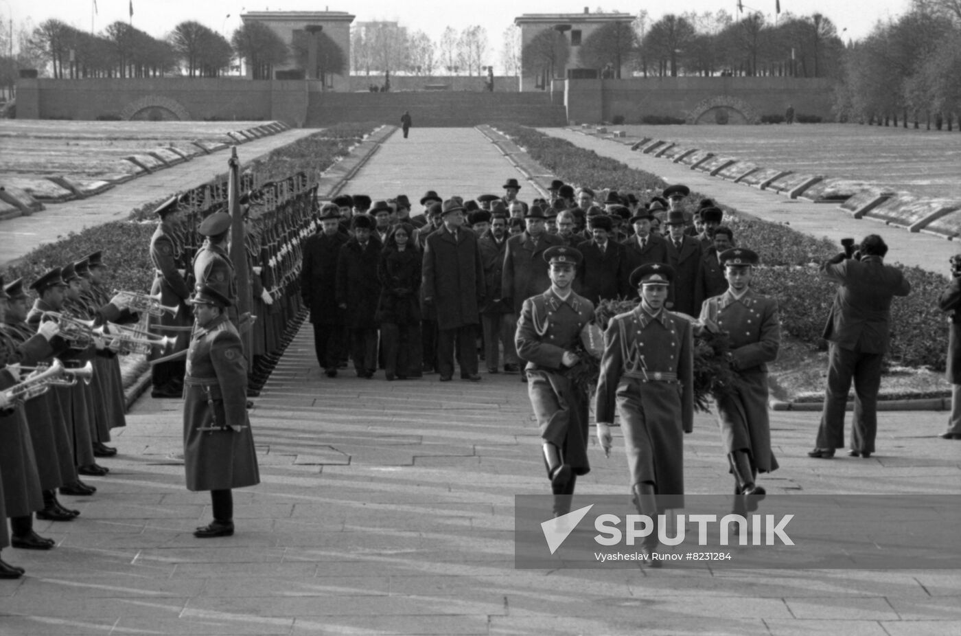 Chairman of Presidium of Supreme People's Council of People's Democratic Republic of Yemen Abdul Fattah Ismail visits USSR