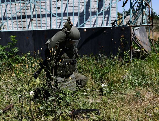 DPR Russia Ukraine Military Operation Demining