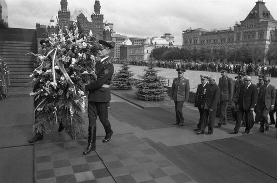 Indian Minister of Defense Ramaswamy Venkataraman visits USSR