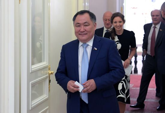 Russia Putin Parliament