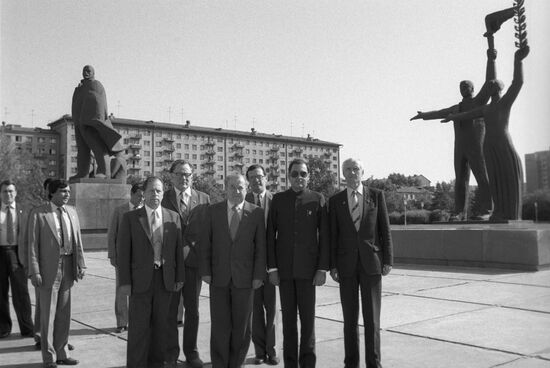 General Secretary of Indian National Congress party Rajiv Gandhi visits USSR