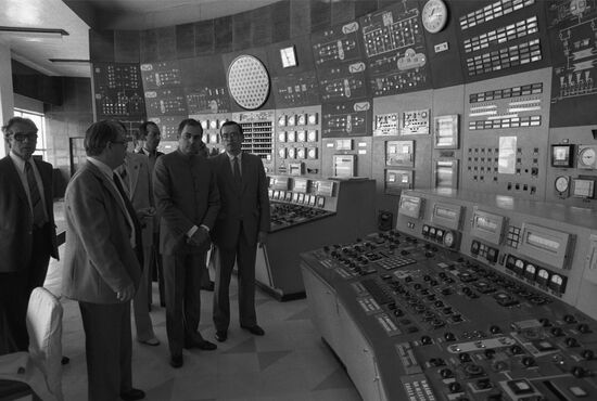 General Secretary of Indian National Congress party Rajiv Gandhi visits USSR