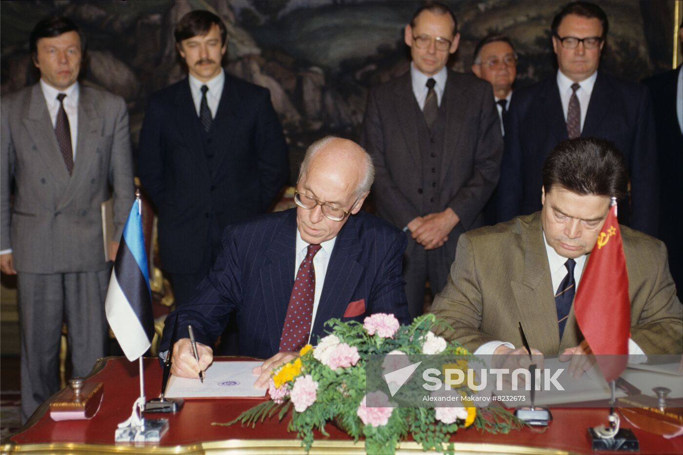 Establishing Soviet-Estonian diplomatic relations