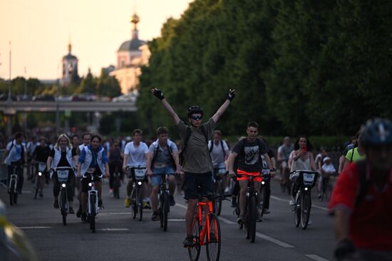 Russia Night Cycling Festival