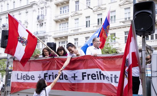 Austria Ukraine Financial Support Protest