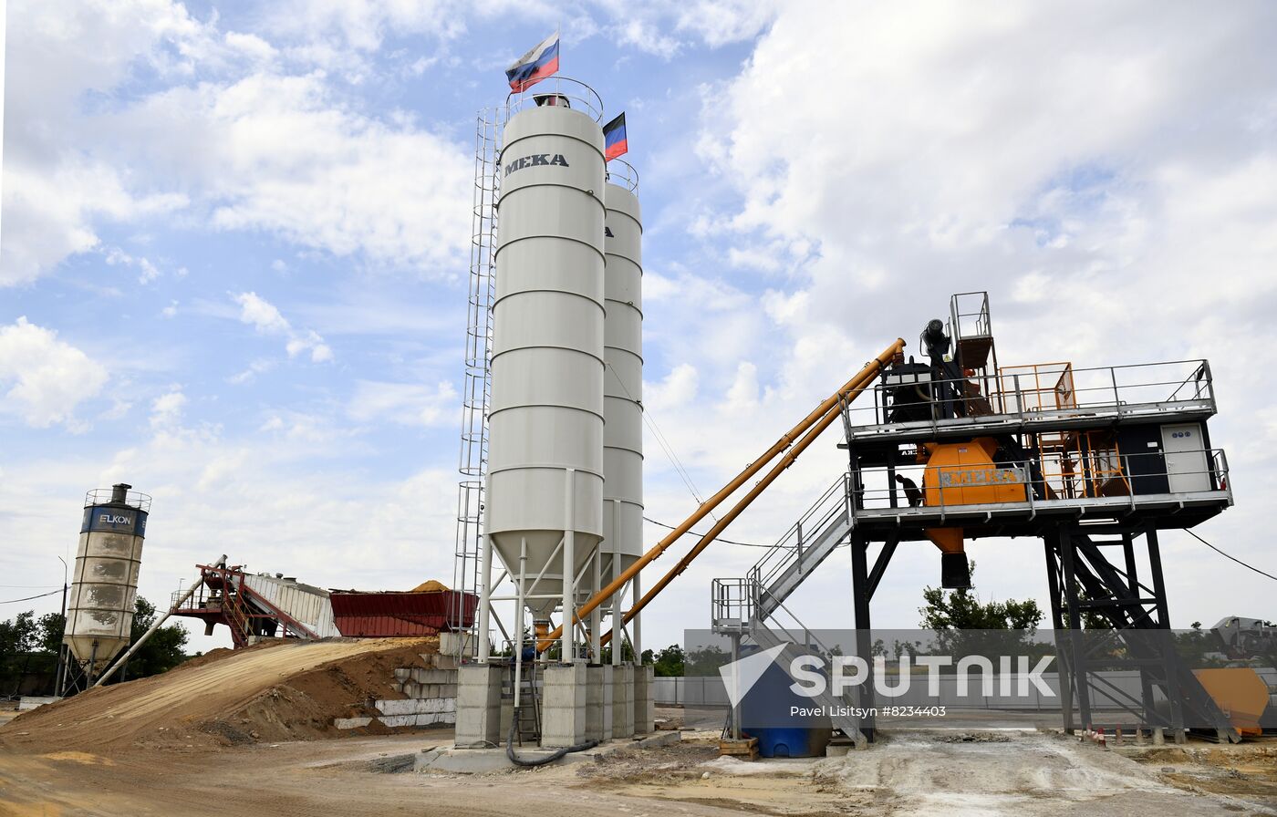 DPR Russia Ukraine Military Operation Construction Site