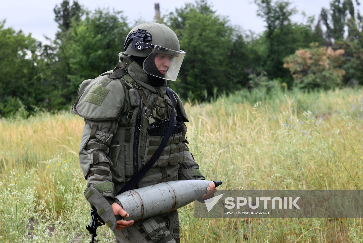 DPR Russia Ukraine Military Operation Demining