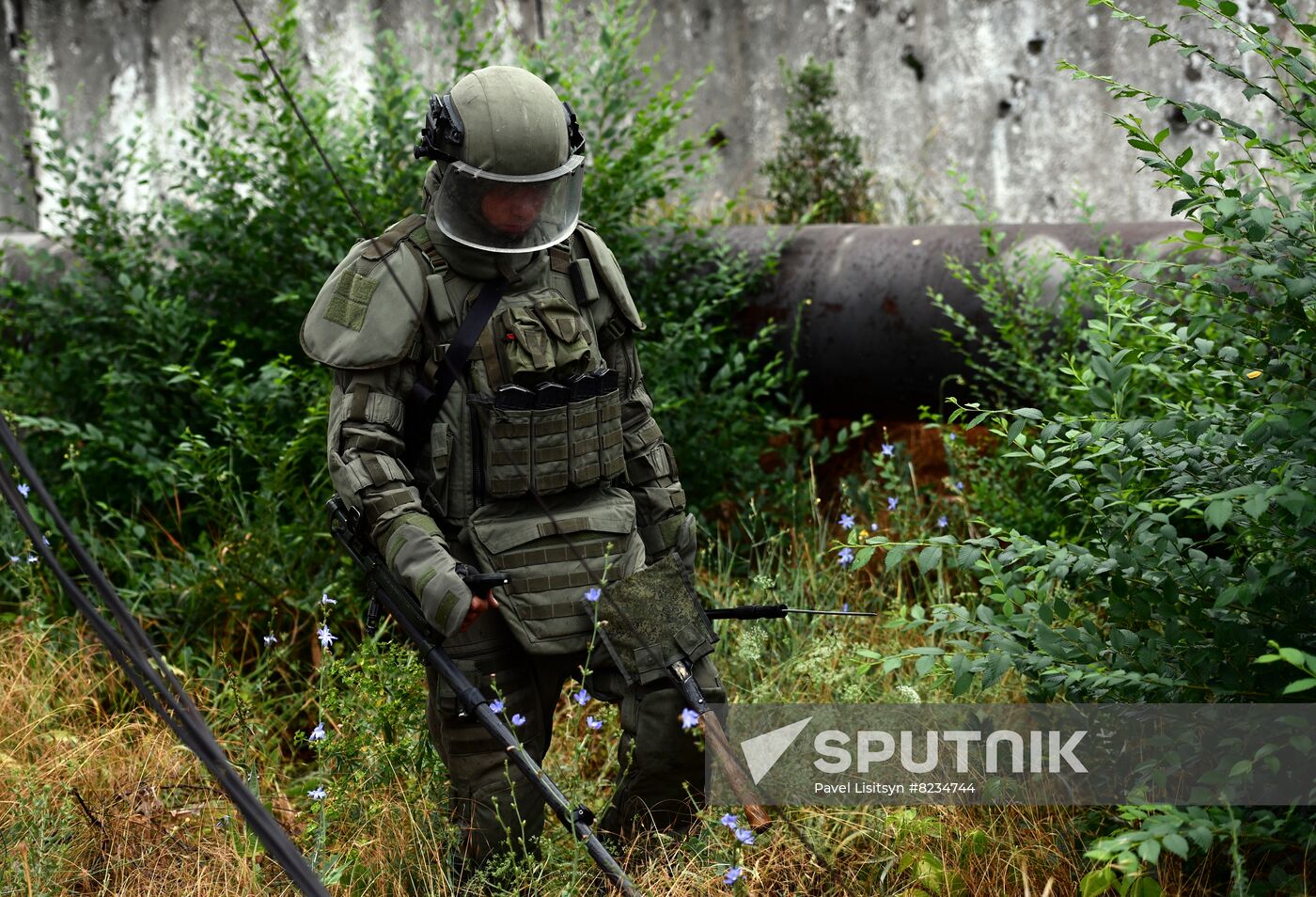 DPR Russia Ukraine Military Operation Demining