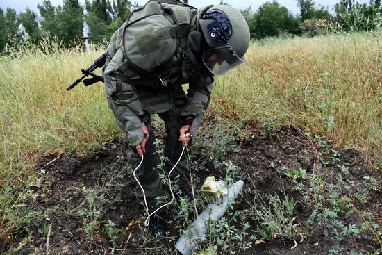 DPR Russia Ukraine Military Operation Demining