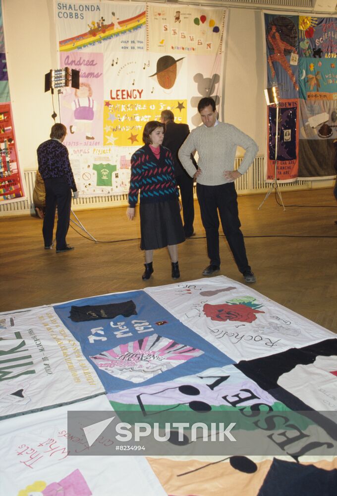 Exhibition dedicated to memory of those who died from AIDS