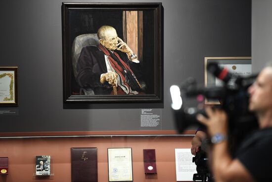 Exhibition Love Affair with Life: Masterpieces from Yevgeny Yevtushenko's Collection