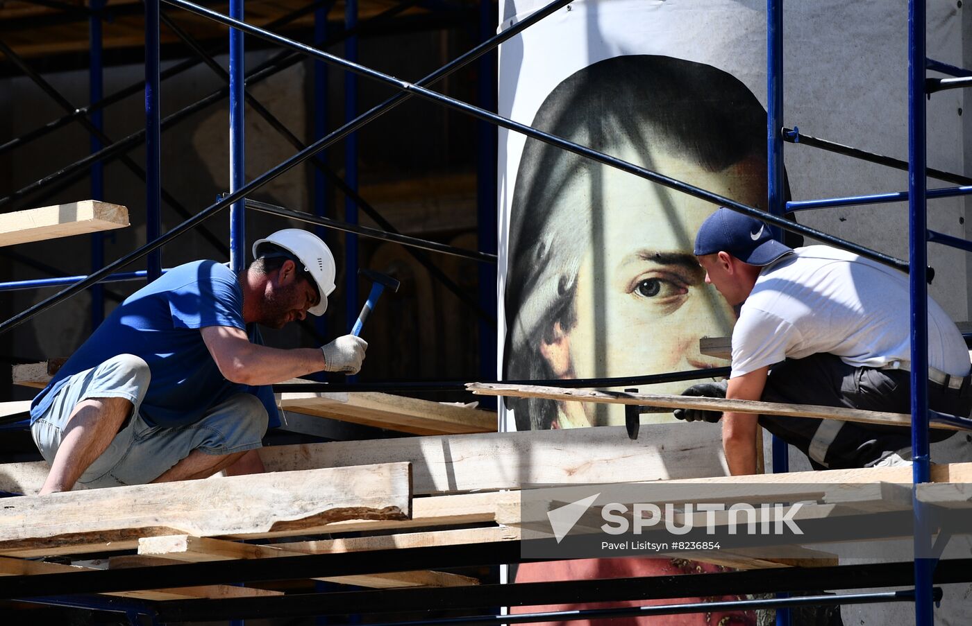 DPR Russia Ukraine Military Operation Palace of Culture Restoration
