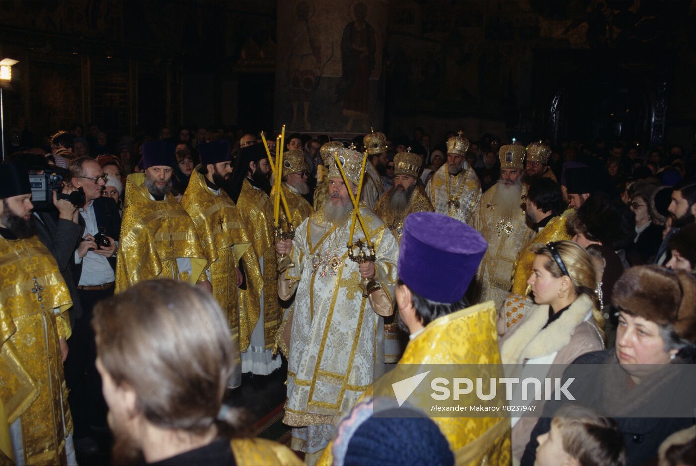 Christmas divine service at Dormition Cathedral in Kremlin