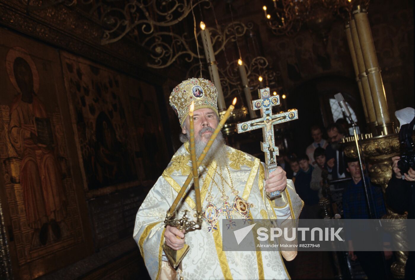 Christmas divine service at Dormition Cathedral in Kremlin