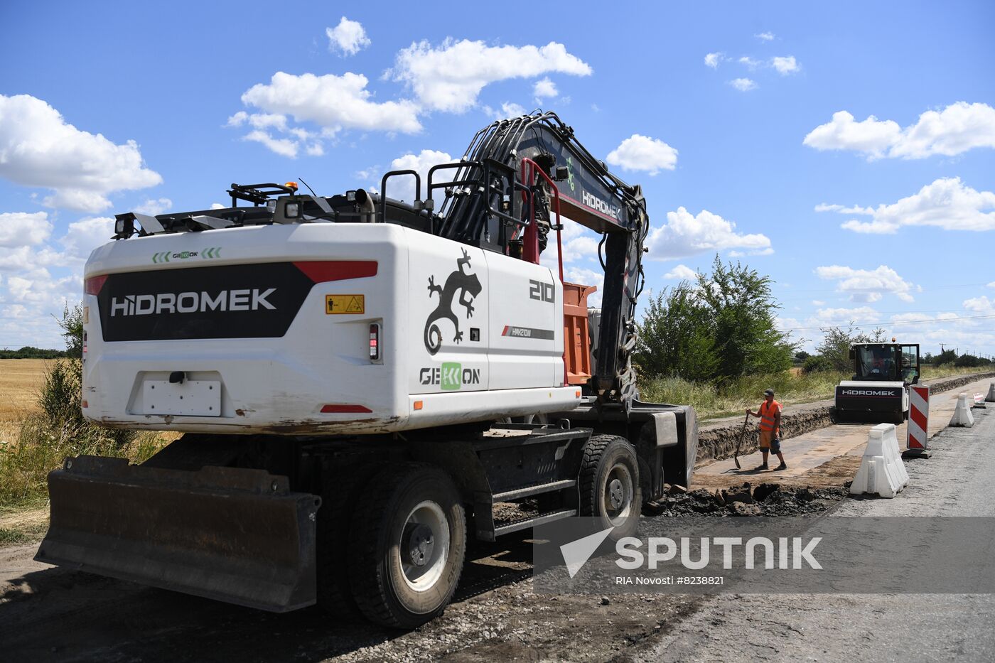 Ukraine Russia Military Operation Road Repair