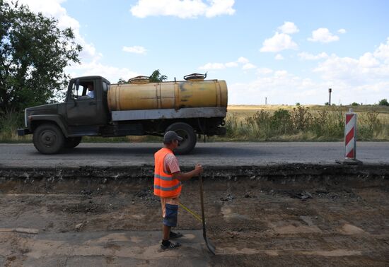 Ukraine Russia Military Operation Road Repair