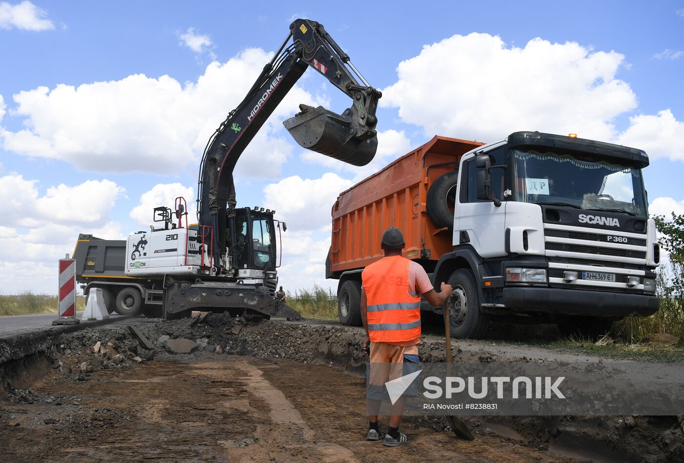 Ukraine Russia Military Operation Road Repair