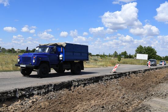 Ukraine Russia Military Operation Road Repair