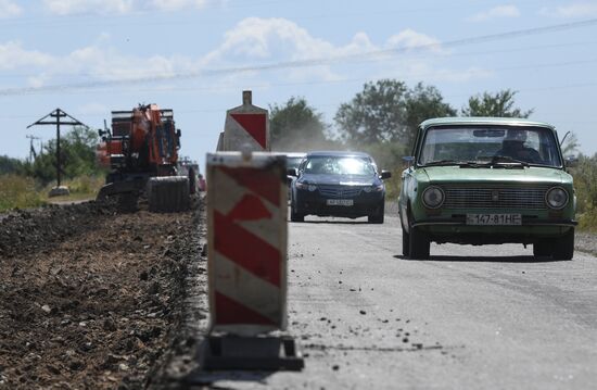 Ukraine Russia Military Operation Road Repair