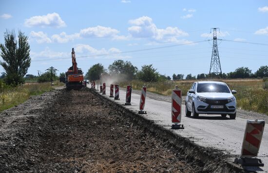 Ukraine Russia Military Operation Road Repair