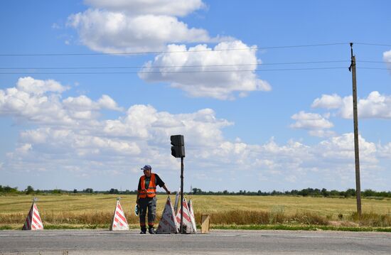 Ukraine Russia Military Operation Road Repair
