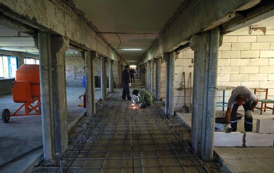 LPR Russia Ukraine Military Operation Construction