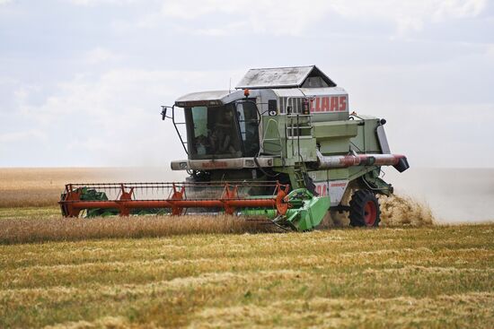 DPR Agriculture Wheat Harvesting