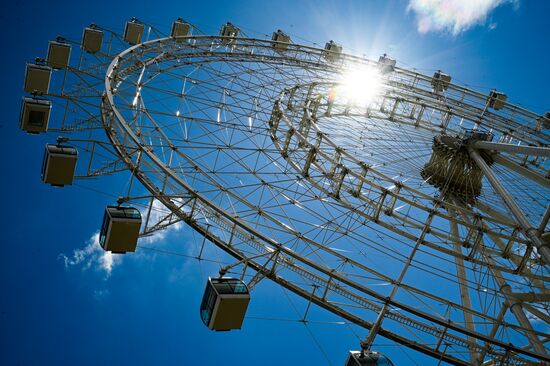 Russia Ferris Wheel Construction