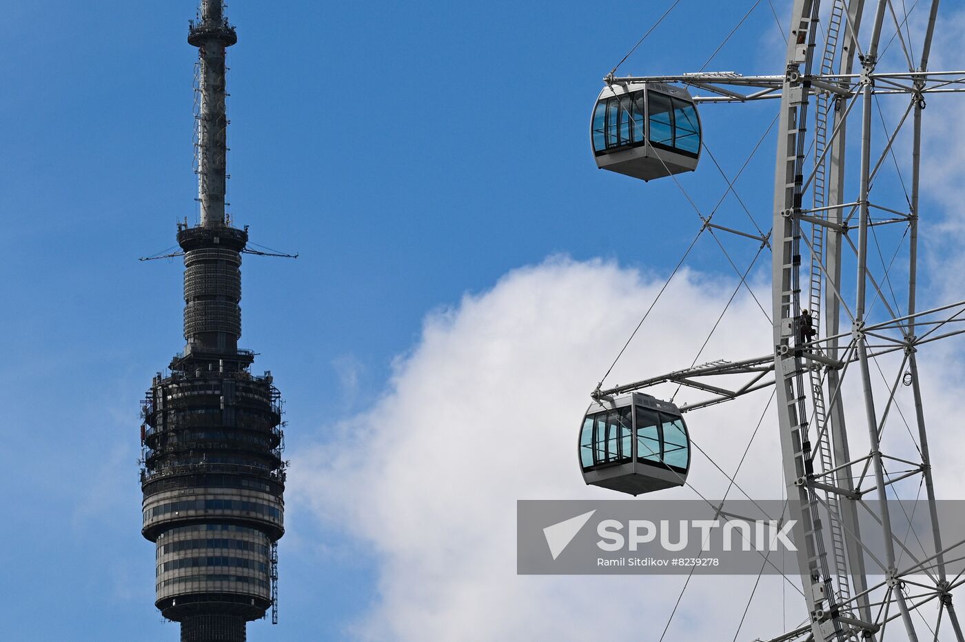 Russia Ferris Wheel Construction