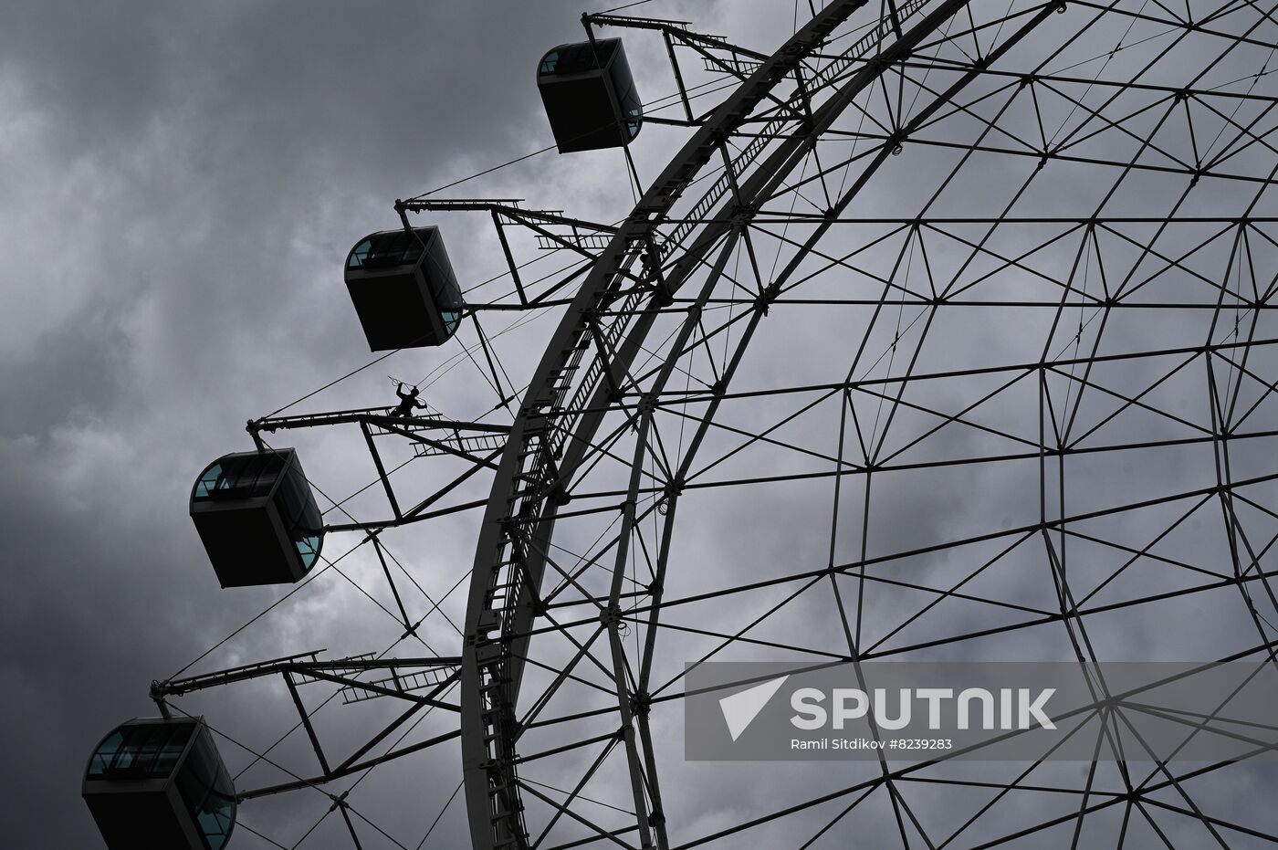 Russia Ferris Wheel Construction