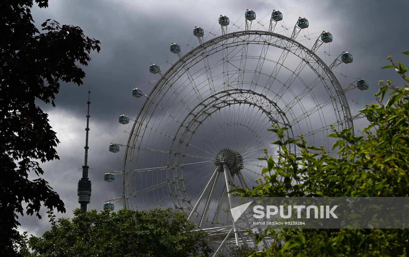 Russia Ferris Wheel Construction