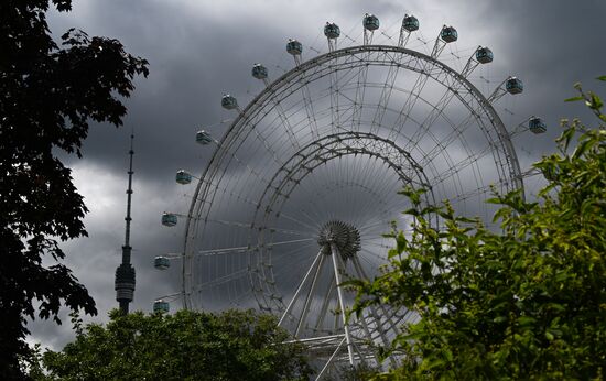 Russia Ferris Wheel Construction